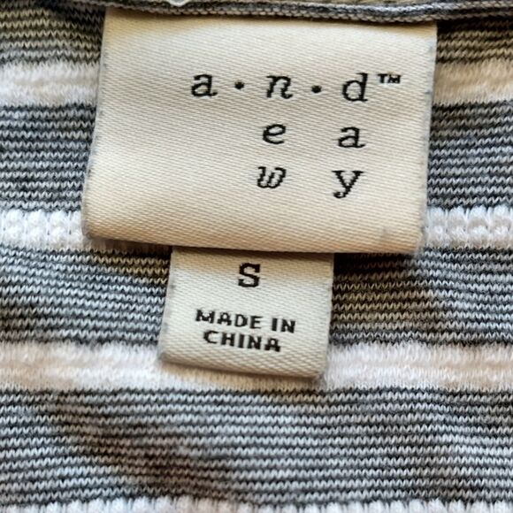 A New Day Tie Back Top Sz S Gray White Nautical Textured Stripes Coastal Beachy - Picture 11 of 16